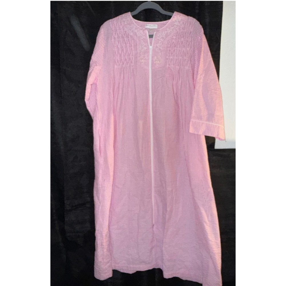 New W/O tags Miss Elaine Essentials Pink Gingham Zip Robe Housecoat Embroidered